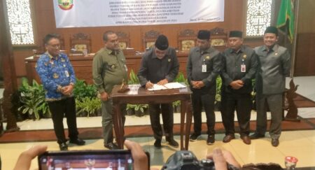 Rapat Paripurna DPRD Blora, Bupati Blora Jawab Pandangan Umum Fraksi