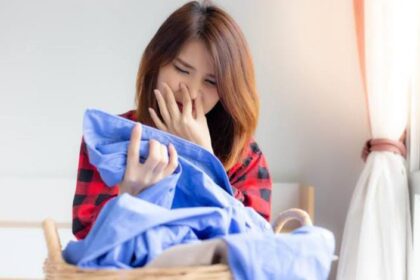 Tips Mudah Menghilangkan Bau Ketiak pada Pakaian