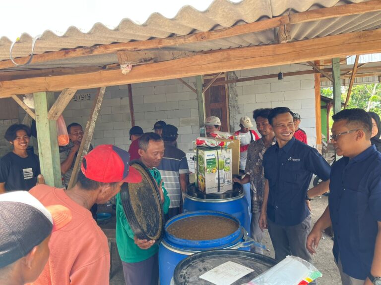 Pertamina EP Cepu Beri Bantuan PetaniKawasan Hutan