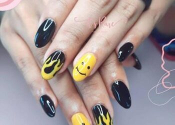 Nail Art, Seni Mewarnai Kuku yang Membuatmu Seperti Princess