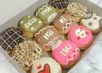 Hari Ibu, Penjual Kue Mini dan Donat di Cepu Blora Kebanjiran Order