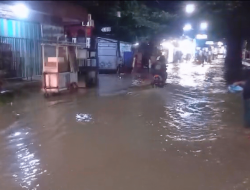 Banjir di Cepu, Jembatan Ambrol, Tembok Jebol, 2 Bayi Diungsikan