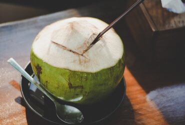 Efek Samping Air Kelapa yang Perlu Diwaspadai