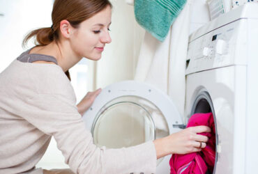 7 Langkah Mudah Mencuci Selimut di Mesin Cuci Seperti Habis dari Laundry