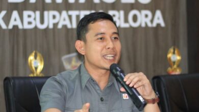Menjelang Kunjungan Presiden, Bawaslu Blora Ribuan APK