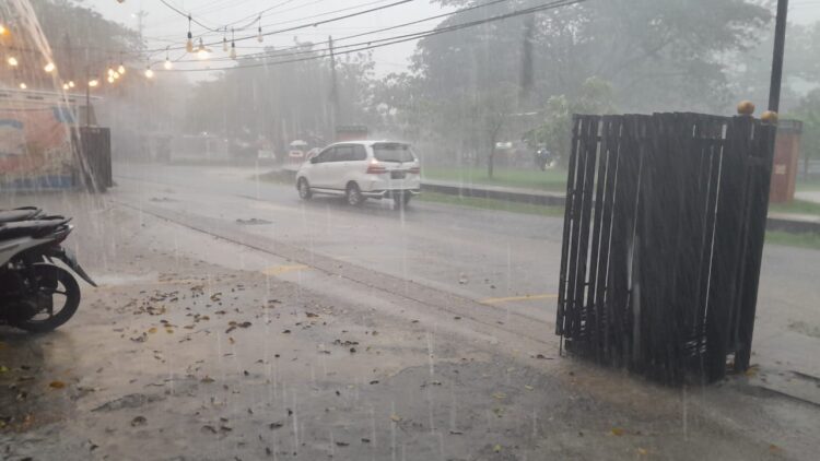WASPADA! Cuaca Esktresm Mengintai Jawa Tengah Selama 3 hari ke Depan