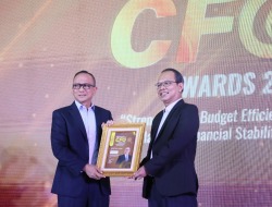 Pertumbuhan Positif Kinerja Keuangan Elnusa di Tahun 2023, CFO Elnusa Raih Penghargaan Indonesia Best Performance