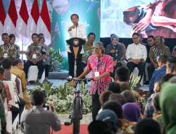 Gegara BLAK-BLAKAN Soal JKN-KIS, 2 Warga Blora Ini Dapat Sepeda dari Presiden Jokowi