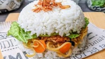 Ide Jualan Paling Menguntungkan, Nasi Burger 2.000 Dijamin Laris Manis