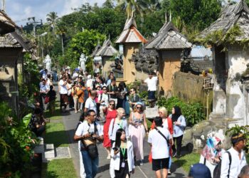 Menikmati Pesona Wisata Desa Penglipuran Bali 11 Menikmati Pesona Wisata Desa Penglipuran Bali