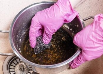 5 Cara Membersihkan Panci Gosong, Salah Satunya Hanya dengan Campuran Bumbu Dapur INI