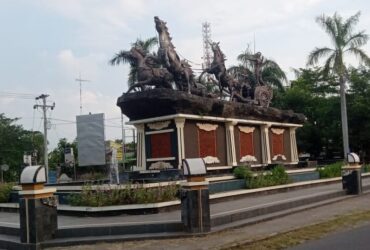 Misteri Dibalik Patung Arjuna Wiwaha di Taman Seribu Lampu Cepu, Simbol Kekuasaan Baru?