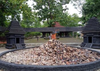 Kayangan Api : Keajaiban Alam yang Menakjubkan di Bojonegoro!