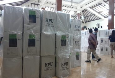 1.205 Kotak Suara Tiba di Cepu Blora, Petugas Siaga 24 Jam Jaga Logistik Pemilu 2024