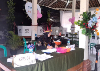 Anti Mainstream Uniknya Tps Di Blora Ini Dekor Tempat Pemungutan Suara Bernuansa Valentine Citarasa Kearifan Lokal