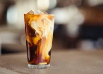 Es Kopi Susu Gula Aren, Minuman Kopi Kekinian dengan Rasa Manis Legit