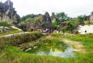 Menelusuri Jejak Sejarah di Balik Pesona Gunung Pegat Lamongan