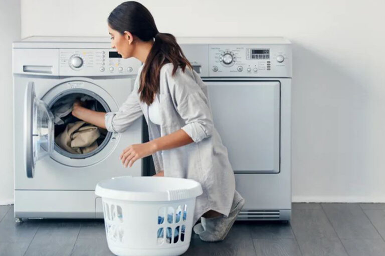 Mesin Cuci Front Loading Terbaik yang Cocok Digunakan di Musim Hujan