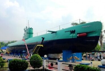 Menelusuri Jejak Sejarah Maritim Indonesia di Monumen Kapal Selam Surabaya