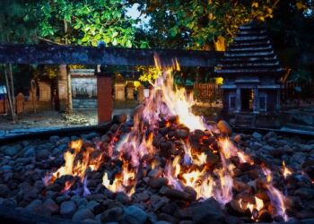 Melihat Keajaiban Alam yang Menakjubkan Kayangan Api Bojonegoro