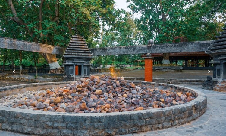 Pesona Api Abadi Kayangan Api Bojonegoro, Rugi! Melewatkan Wisata yang Satu INI