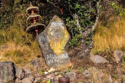 Rahasia Tersembunyi di Balik Makam-Makam Angker Gunung Lawu
