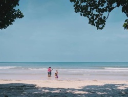 Tak Perlu Jauh Pergi ke Bali! 5 Pantai di Jepara INI Wajib Dikunjungi Setidaknya Sekali Seumur Hidup