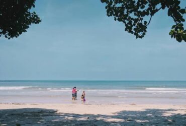 Tak Perlu Jauh Pergi ke Bali! 5 Pantai di Jepara INI Wajib Dikunjungi Setidaknya Sekali Seumur Hidup