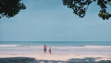 Tak Perlu Jauh Pergi ke Bali! 5 Pantai di Jepara INI Wajib Dikunjungi Setidaknya Sekali Seumur Hidup