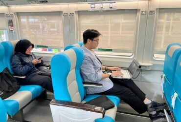 Penumpang Kereta Api Tak Bisa Gunakan Stop Kontak Sembarangan, Ada Aturannya!