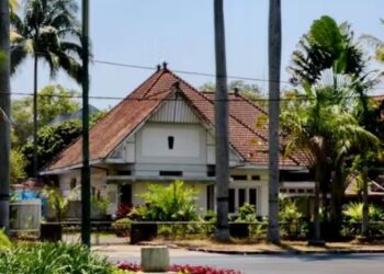 Vila Mewah Malang Ini Jadi Sarang Hantu?