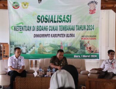 KPPBC Tipe Madya Kudus Berikan Edukasi Tentang Cukai dan Ciri-Ciri Rokok Ilegal kepada Penyiar Radio di Blora