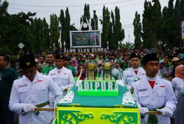 Diketahui, Blora telah meraih penghargaan Anugerah Adipura 2023 kategori Kota Kecil Terbersih. Anugerah tersebut diserahkan oleh Wakil Menteri Lingkungan Hidup, Alue Dohong kepada Bupati Blora Arief Rohman di Auditorium Soedjarwo, Gedung Manggala Wanabhakti KLHK Jakarta Pusat, Selasa 5 Maret 2024 lalu. "Kita harus tetap menjaga bagaimana Blora kotanya bersih. Yang terpenting sampah. Faktor pengelolaan sampah, TPA, terus kemudian bank sampah nanti kita terus galakkan," terang Arief. Dikatakan, Blora telah berhasil mendapat penghargaan adipura dengan bersaing kota/kabupaten seluruh Indonesia. Setidaknya Blora telah mendapat penghargaan Anugerah Adipura Kota Kecil Terbersih dua kali beruntun, yaitu tahun 2022 dan tahun 2023.