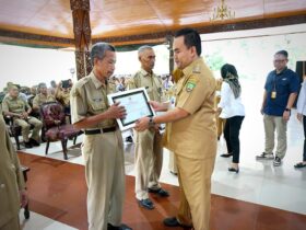 79 PNS Blora Terima SK Pensiun dan Piagam Penghargaan