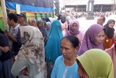 Ribuan Warga Blora Antre Beras Murah di Tengah Kekhawatiran Kenaikan Harga