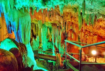 Menyibak Misteri Gua Gong Pacitan