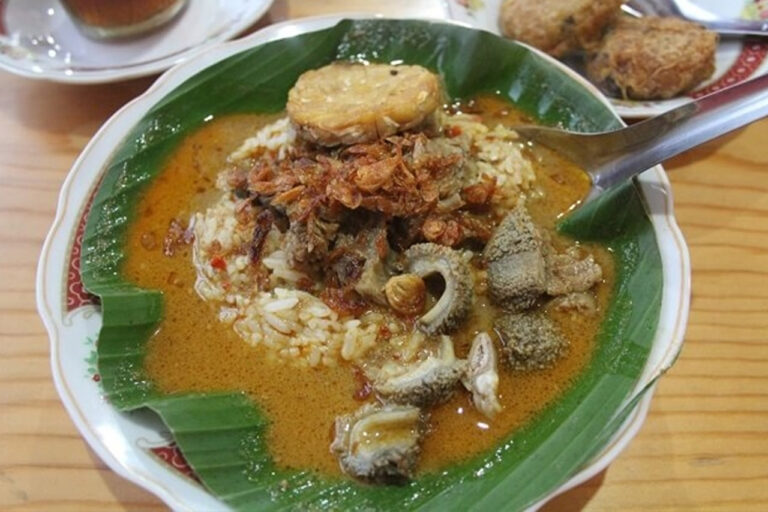 Gurih Dan Lezat Resep Nasi Gandul Khas Pati Untuk Menu Sahur di Minggu Kedua Ramadhan 2024 Ini Rahasianya
