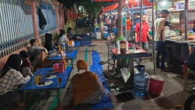 Jelajah Kuliner di Kartini Street Food Bojonegoro, Tempat Ngabuburit Asyik Sambil Berburu Takjil