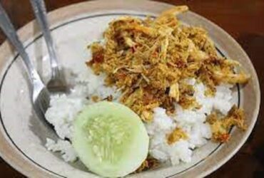 Ayam Pencok, Warisan Kuliner Bledug Kuwu yang Menggugah Selera