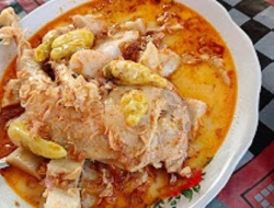 Sensasi Makan Opor Ayam Pak Pangat Blora hingga Lontong Galak Mbak Rifa Bojonegoro