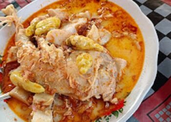 Sensasi Makan Opor Ayam Pak Pangat Blora hingga Lontong Galak Mbak Rifa Bojonegoro