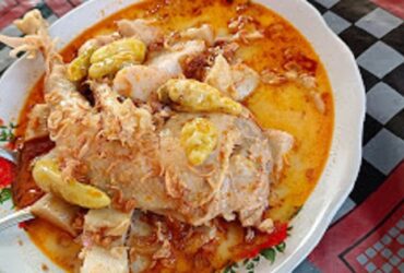 Sensasi Makan Opor Ayam Pak Pangat Blora hingga Lontong Galak Mbak Rifa Bojonegoro