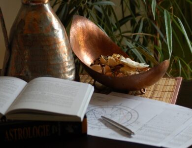 Ramalan Zodiak Hari Ini, Selasa 5 Maret 2024: Kejutan Menanti! Cinta Mengalir, Rezeki Mengucur!