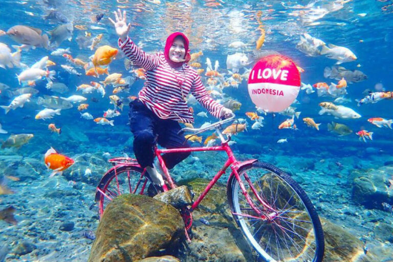 Cocok Untuk Piknik 10 Tempat Wisata di Jawa Tengah Paling Populer Nomor 3 Berasa di Maldives