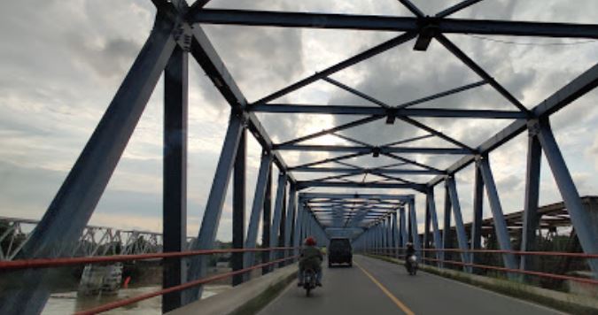 Jembatan Cepu Padangan, Surga Tersembunyi bagi Pecinta Fotografi dan Pemburu Senja