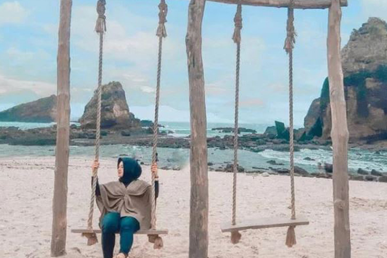 Kisah Mistis di Tanjung Papuma Tempat Wisata di Jember dengan Pantainya Nan Elok Memanjakan Mata