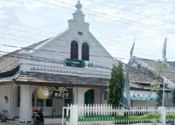 Bangunan Perkantoran Pegadaian Cepu, Perpaduan Arsitektur Eropa dan Kearifan Lokal 2 Bangunan Perkantoran Pegadaian Cepu, Perpaduan Arsitektur Eropa dan Kearifan Lokal