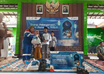 PEPC Tebar Kebahagian, Buka Besama dan Berbagi Bingkisa kepada Warga Desa Sekitar Lapangan