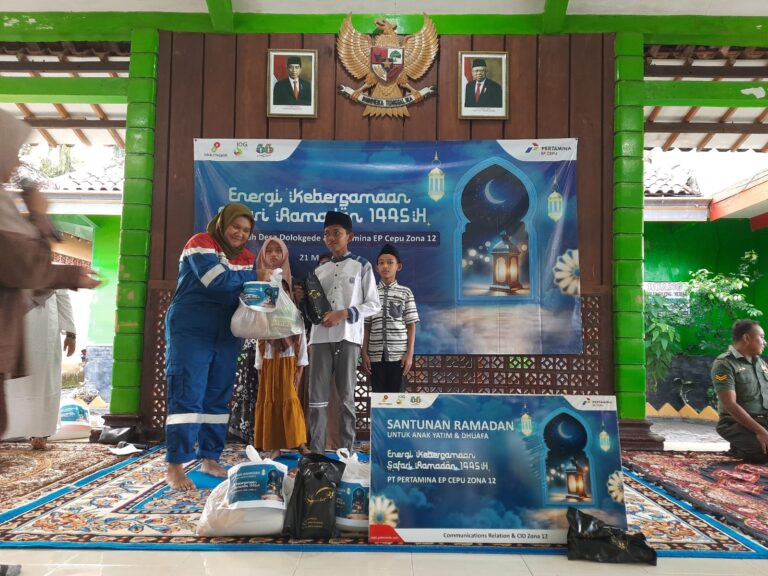 PEPC Tebar Kebahagian, Buka Besama dan Berbagi Bingkisa kepada Warga Desa Sekitar Lapangan