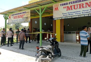 Perampok Bersenpi Gasak 4 Ons Emas di Toko Murni Blora